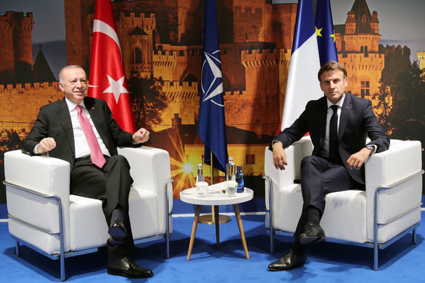 erdogan-madridde-makronla-gorusub-foto